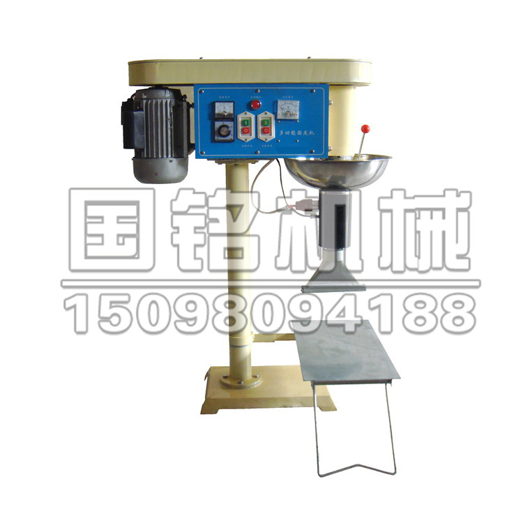 2015.11.29國(guó)銘機(jī)械全自動(dòng)小型面皮機(jī)生產(chǎn)過(guò)程解析